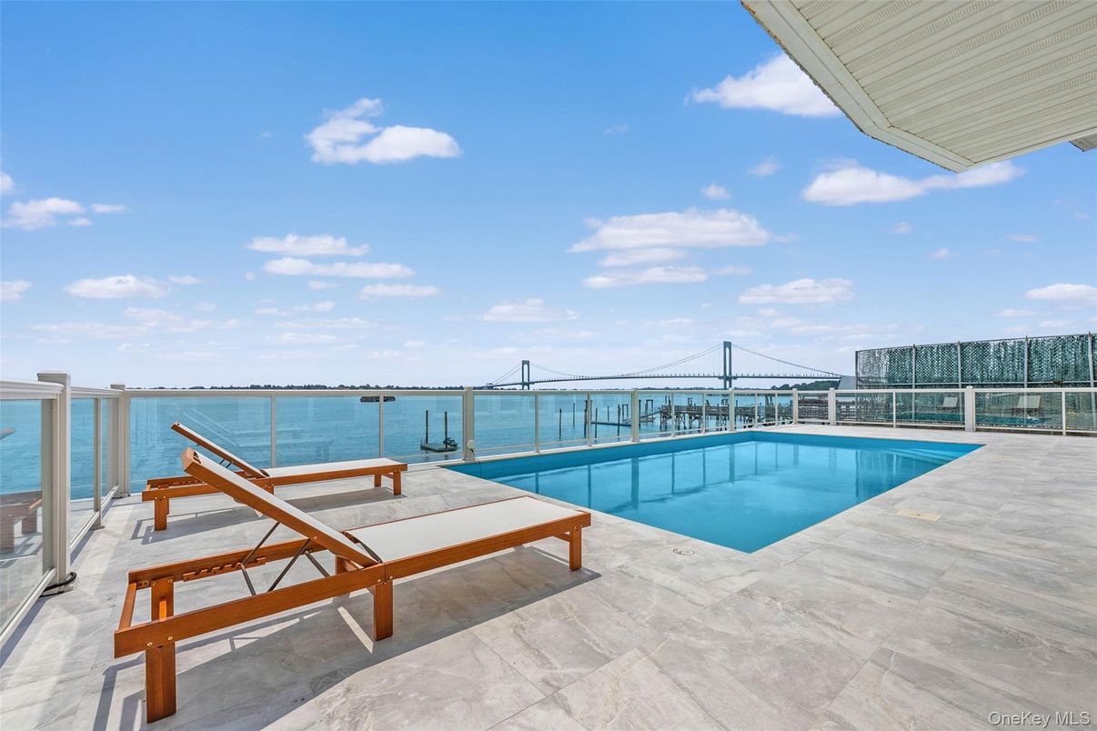 Exterior, Pool, Water