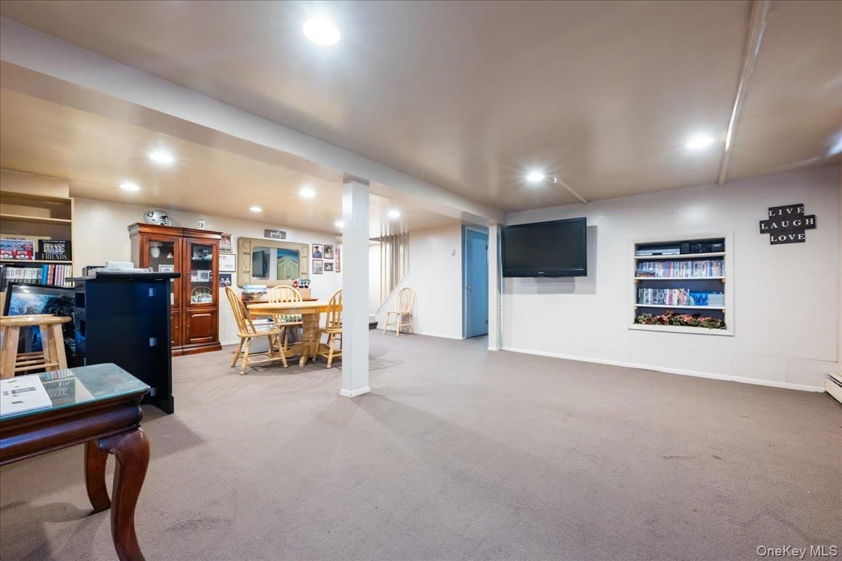 Dining room, Interior, Recessed Lighting