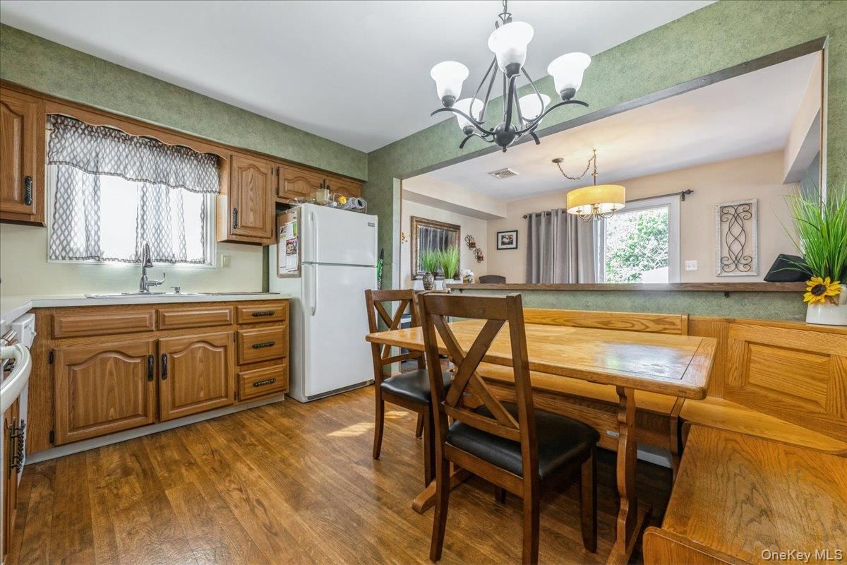 Chandelier, Dining room, Interior, Kitchen, Wood Texture Flooring