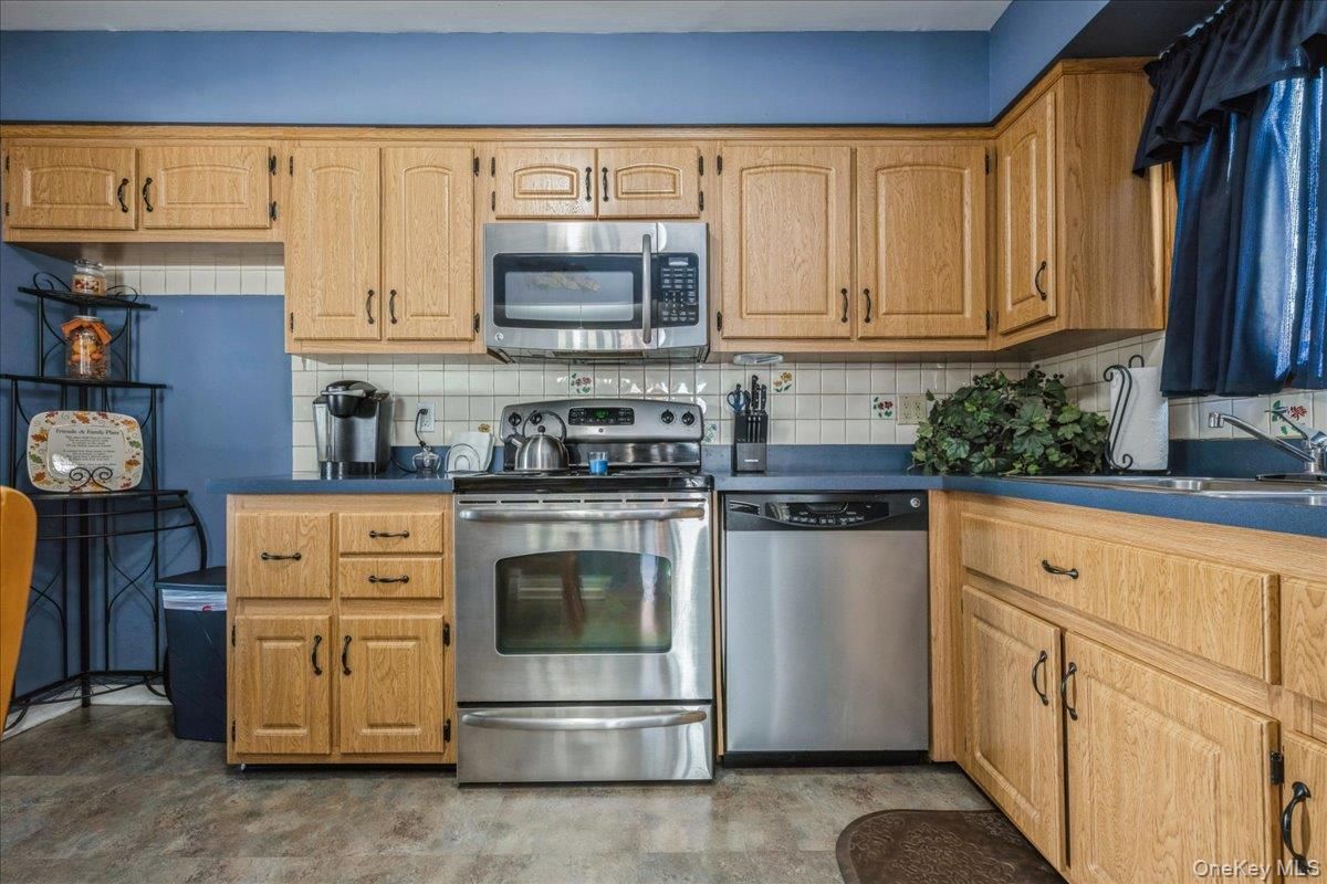 Interior, Kitchen, Stainless Steel Appliances