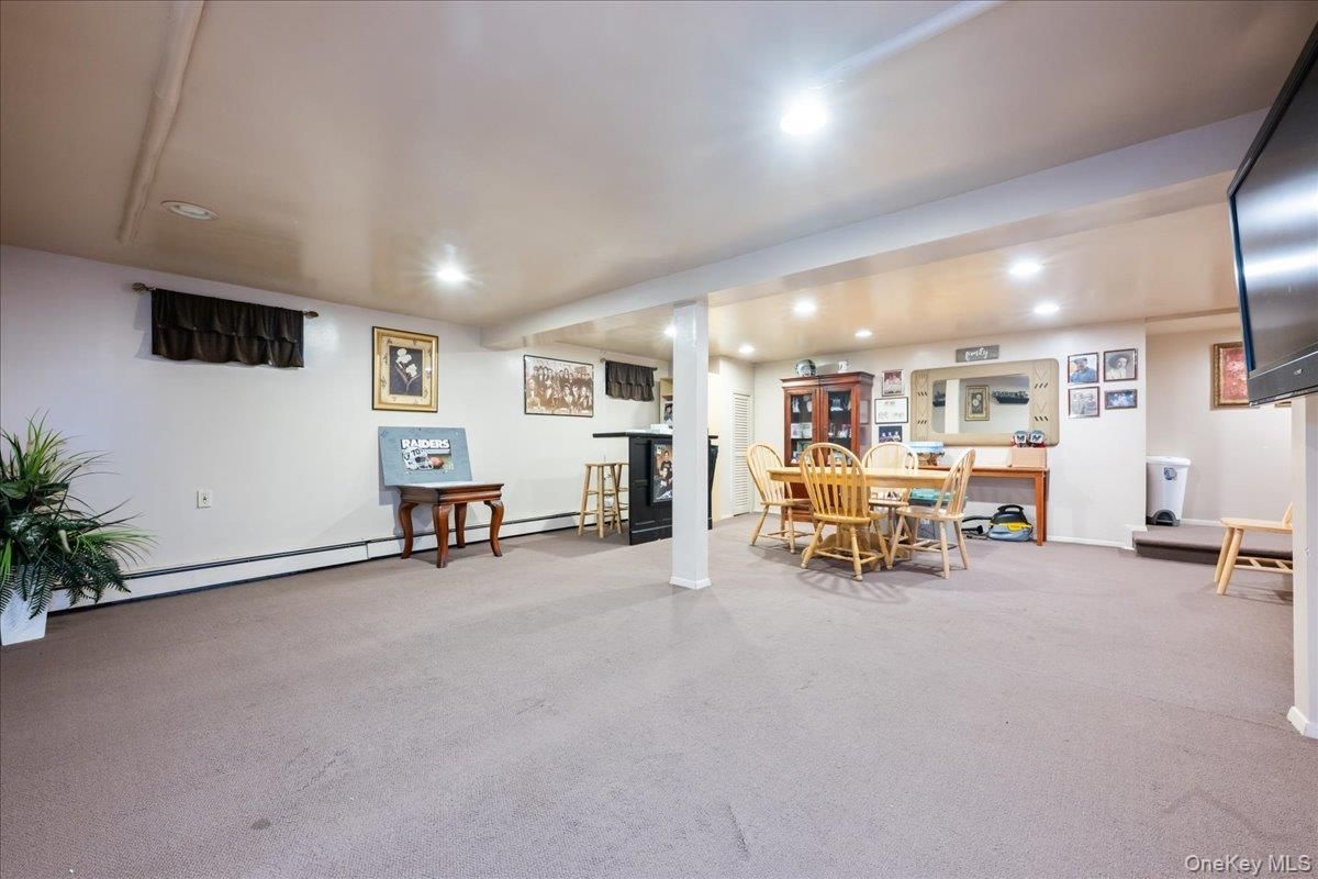 Dining room, Interior, Recessed Lighting
