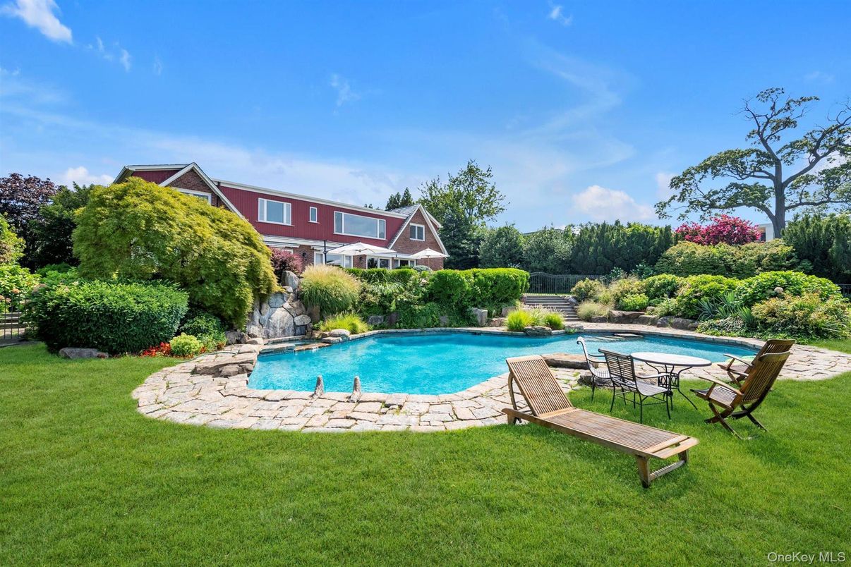 Backyard, Exterior, Pool