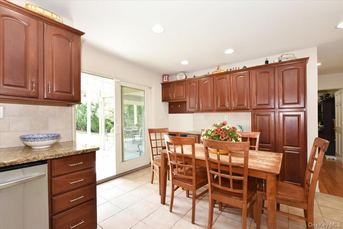 Dining room, Interior, Kitchen, Recessed Lighting