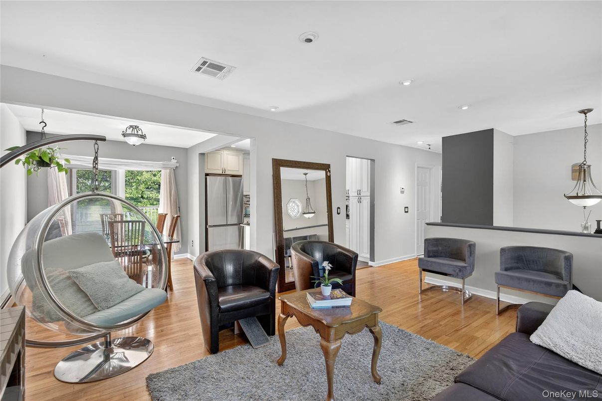 Dining room, Interior, Kitchen, Living room, Pendant Lights, Recessed Lighting, Wood Texture Flooring