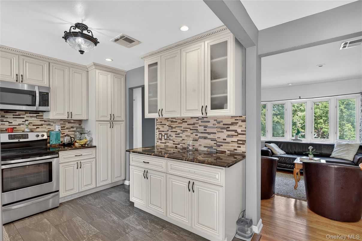 Interior, Kitchen, Living room, Recessed Lighting, Stainless Steel Appliances, Wood Texture Flooring