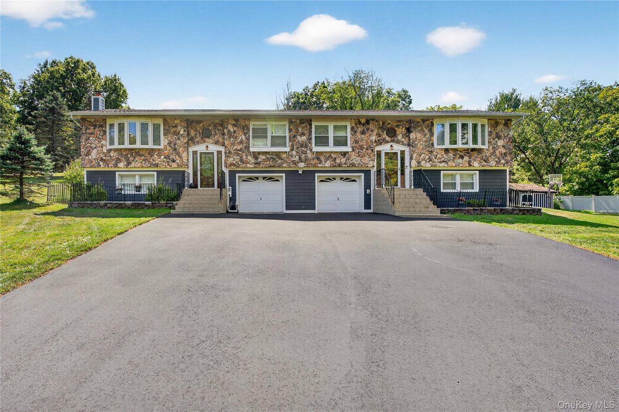 Attached, Exterior, Facade, Brick Facade, Raised Ranch