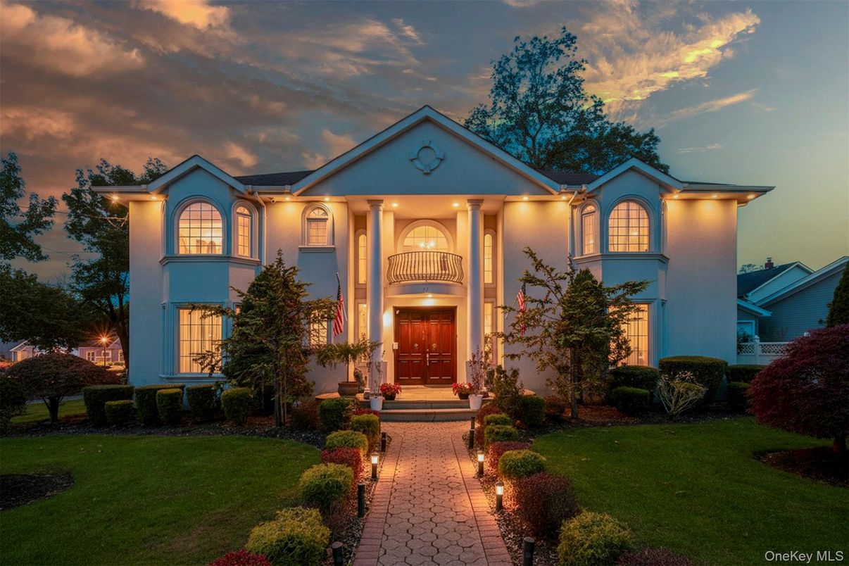 Exterior, Facade, French Provincial