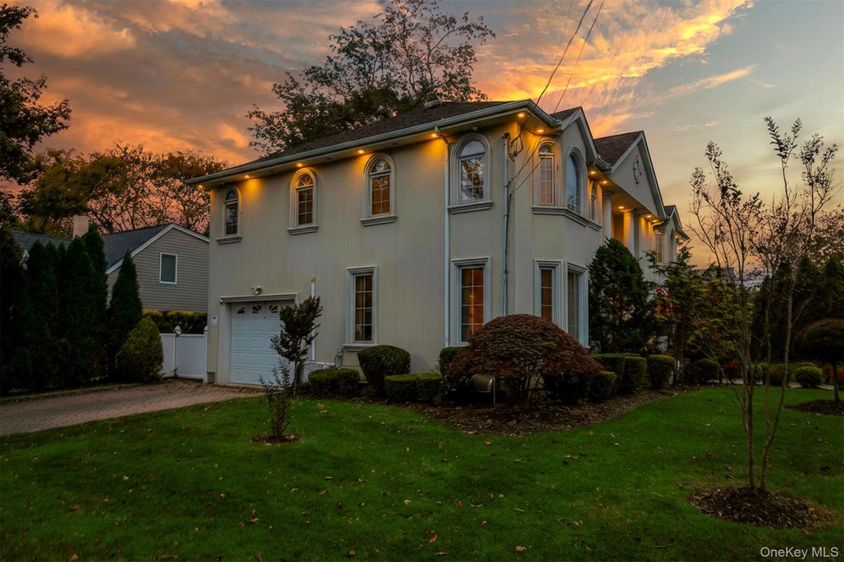 Attached, Backyard, Exterior, Facade, French Provincial