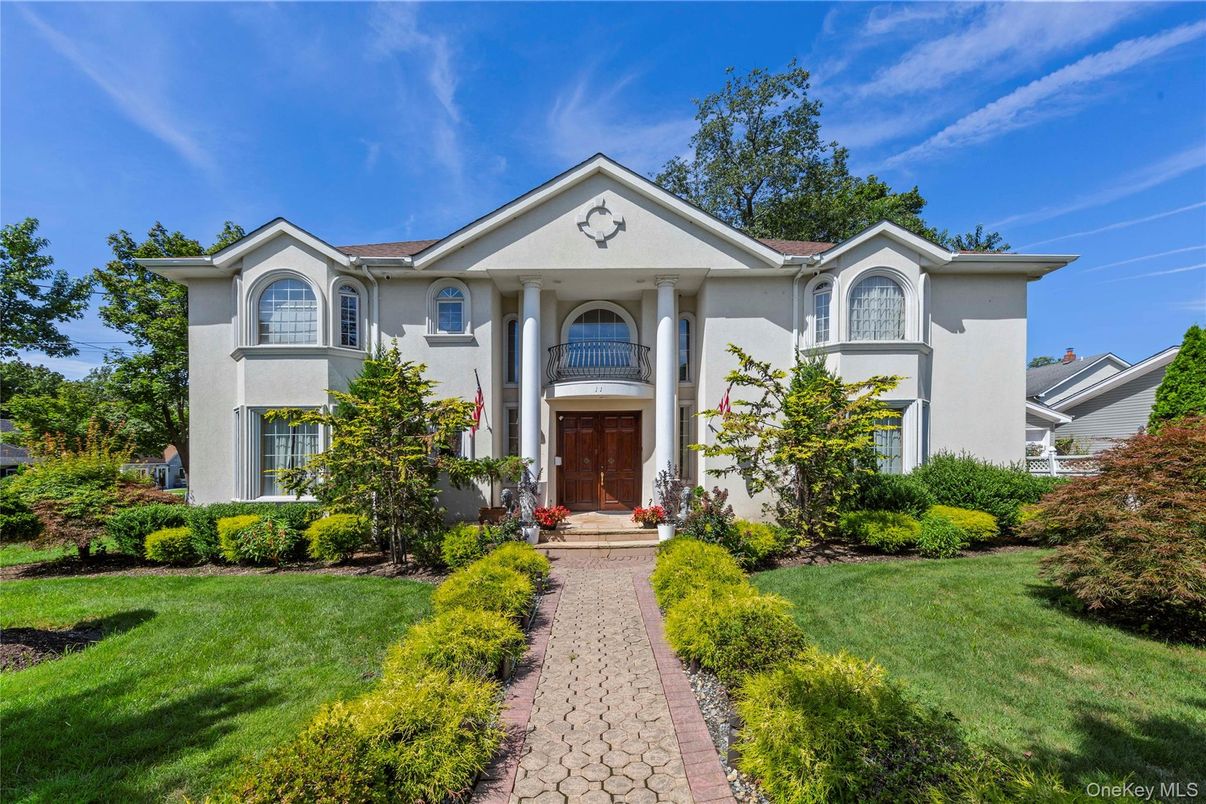 Exterior, Facade, Mediterranean