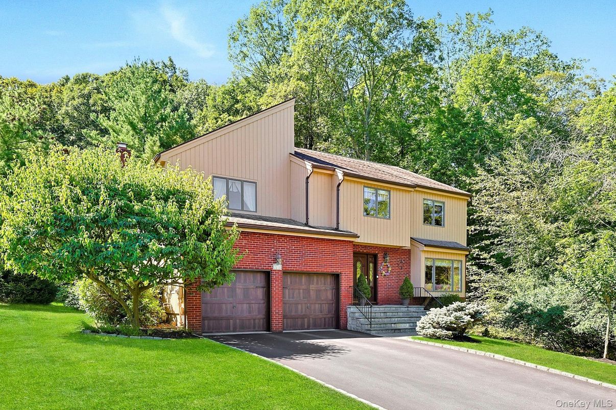 Attached, Exterior, Facade, Brick Facade, Farmhouse