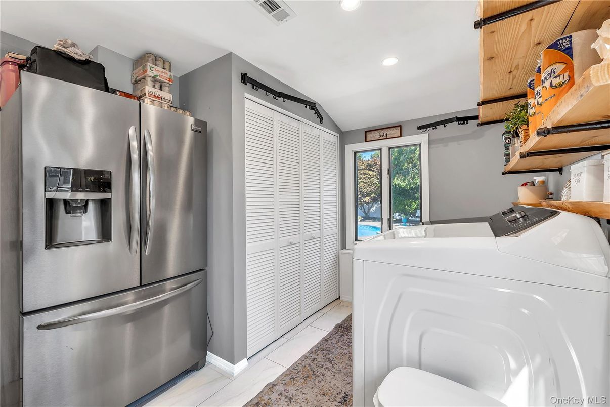 Interior, Kitchen, Recessed Lighting, Washer