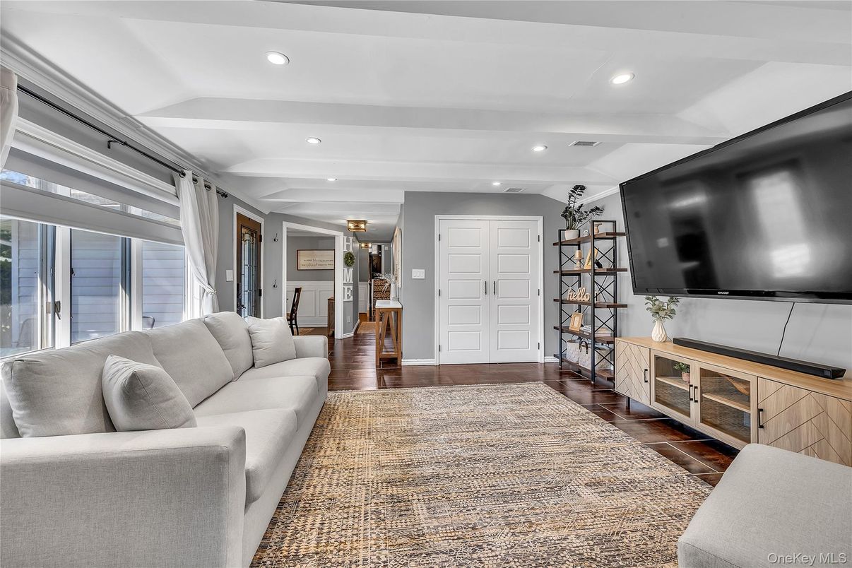 Interior, Living room, Recessed Lighting, Wood Texture Flooring