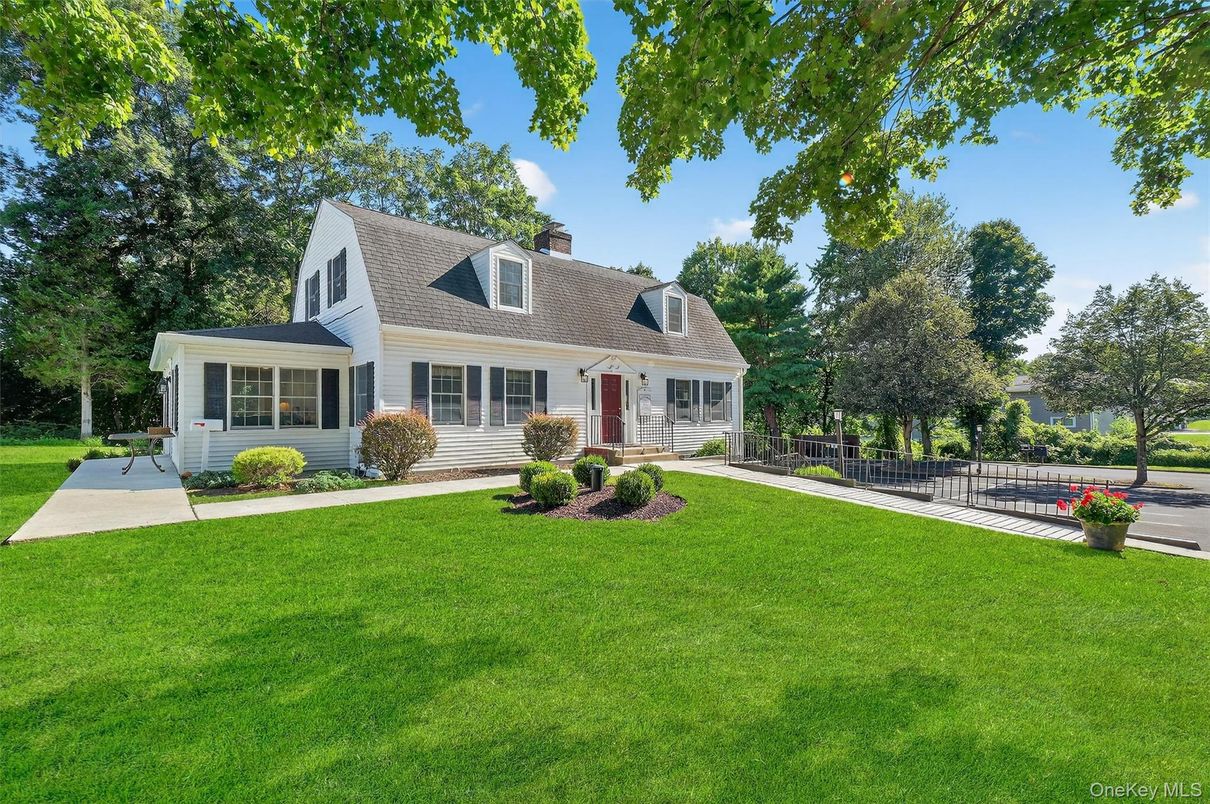 Backyard, Exterior, Facade, Cape Cod