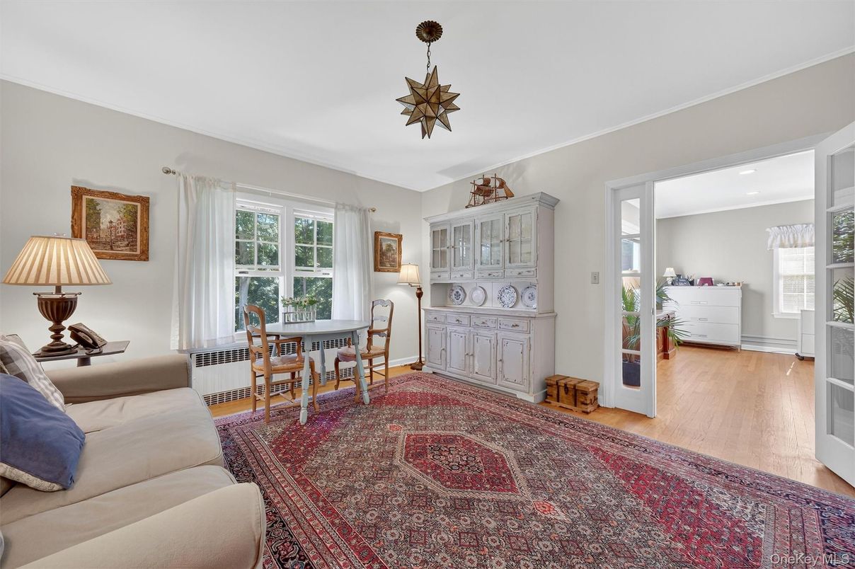 Dining room, Interior, Living room, Pendant Lights, Recessed Lighting, Wood Texture Flooring