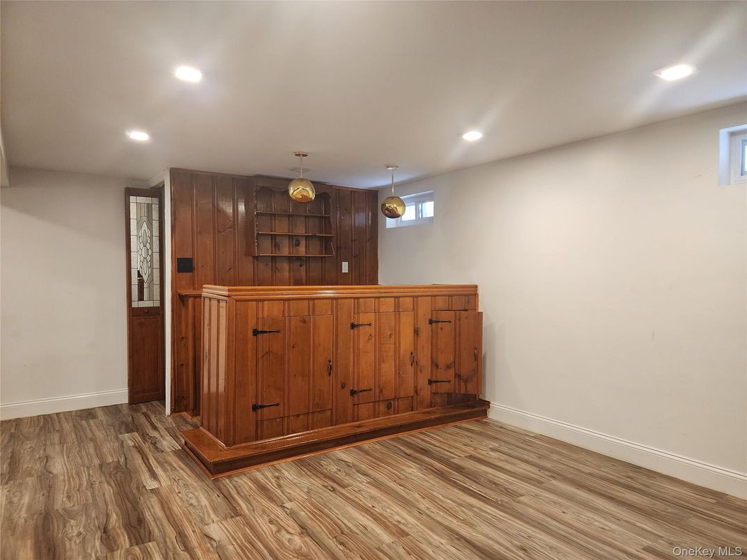 Interior, Pendant Lights, Recessed Lighting, Wood Texture Flooring
