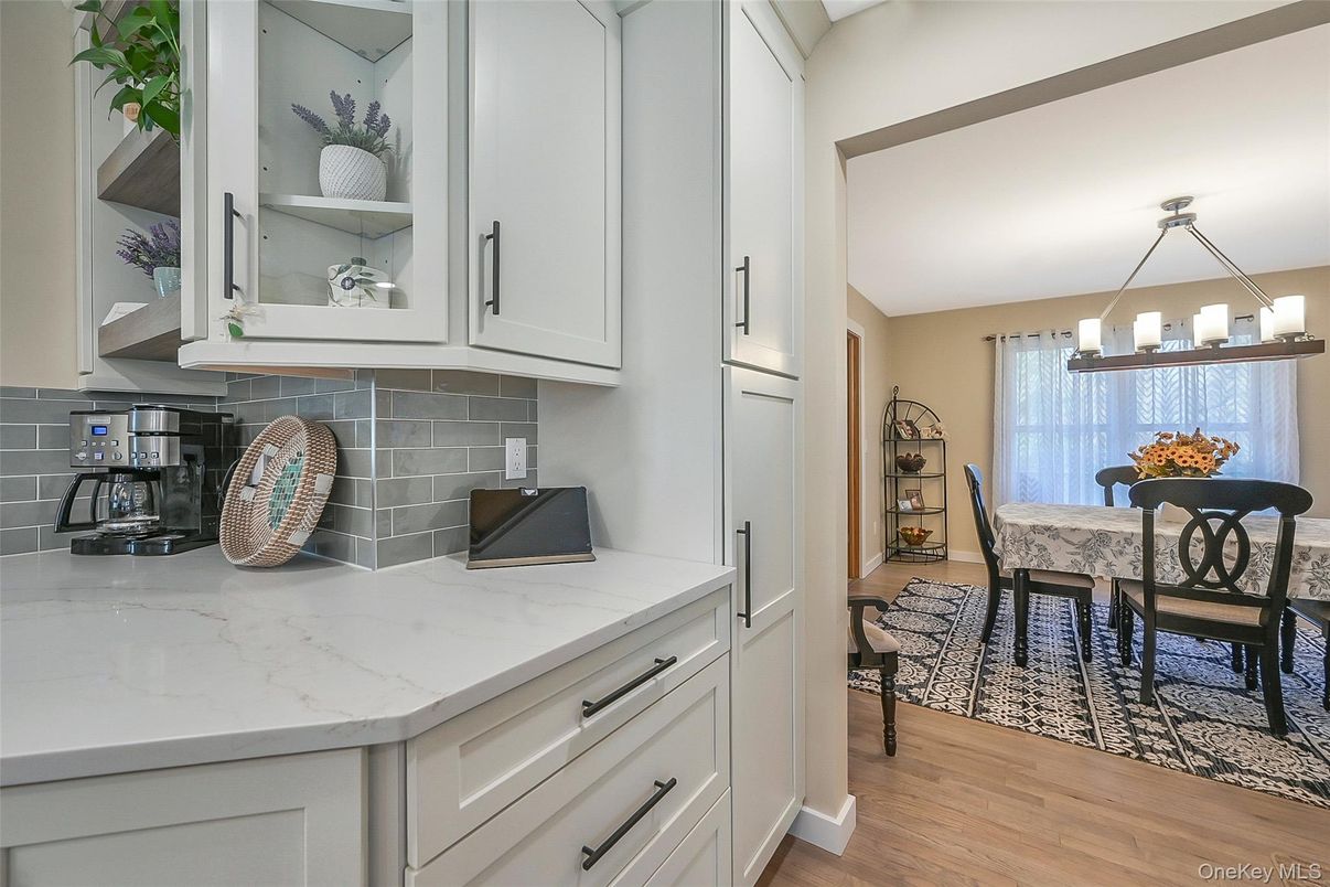 Chandelier, Dining room, Interior, Kitchen, Pendant Lights, Wood Texture Flooring