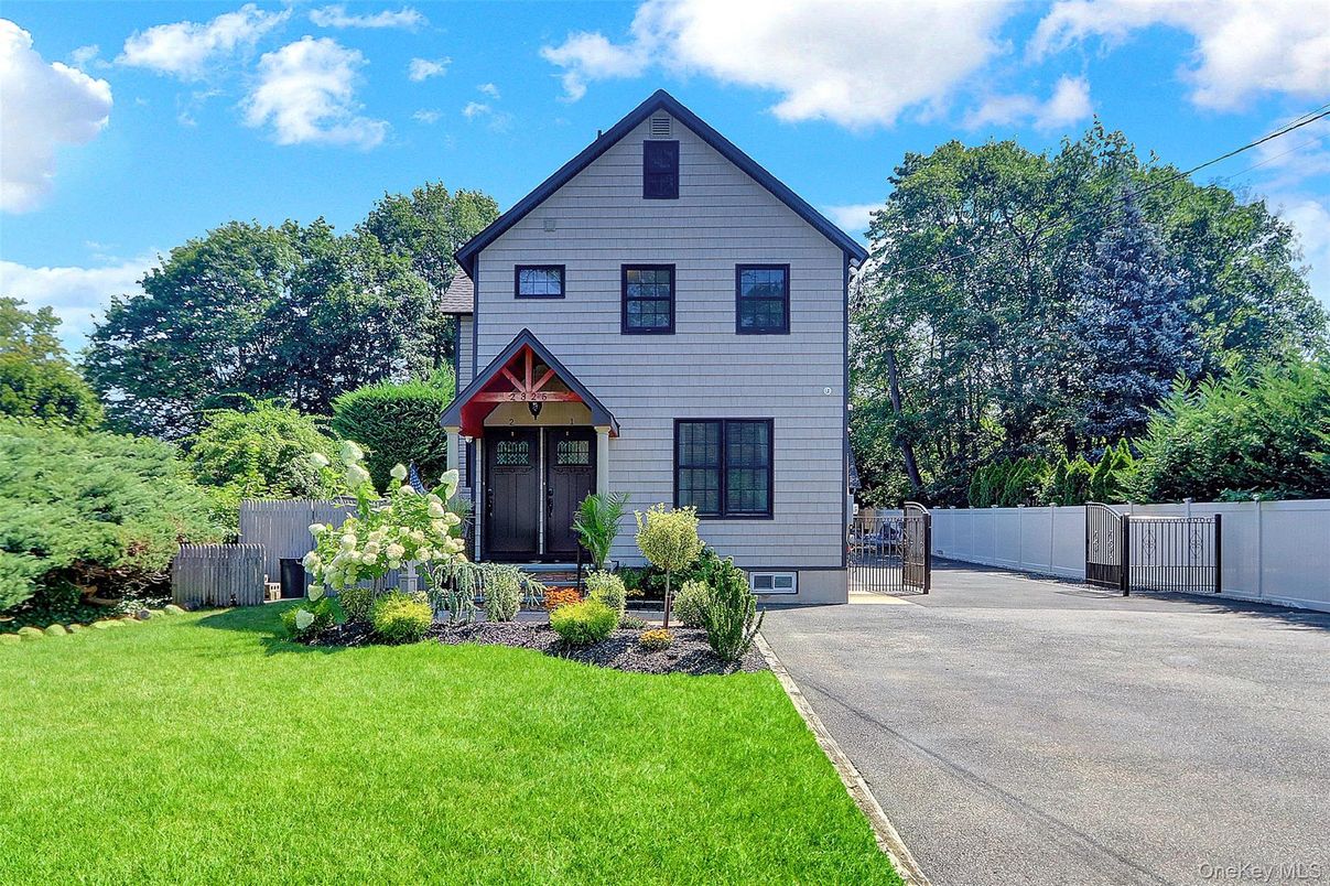 Backyard, Exterior, Facade, Farmhouse