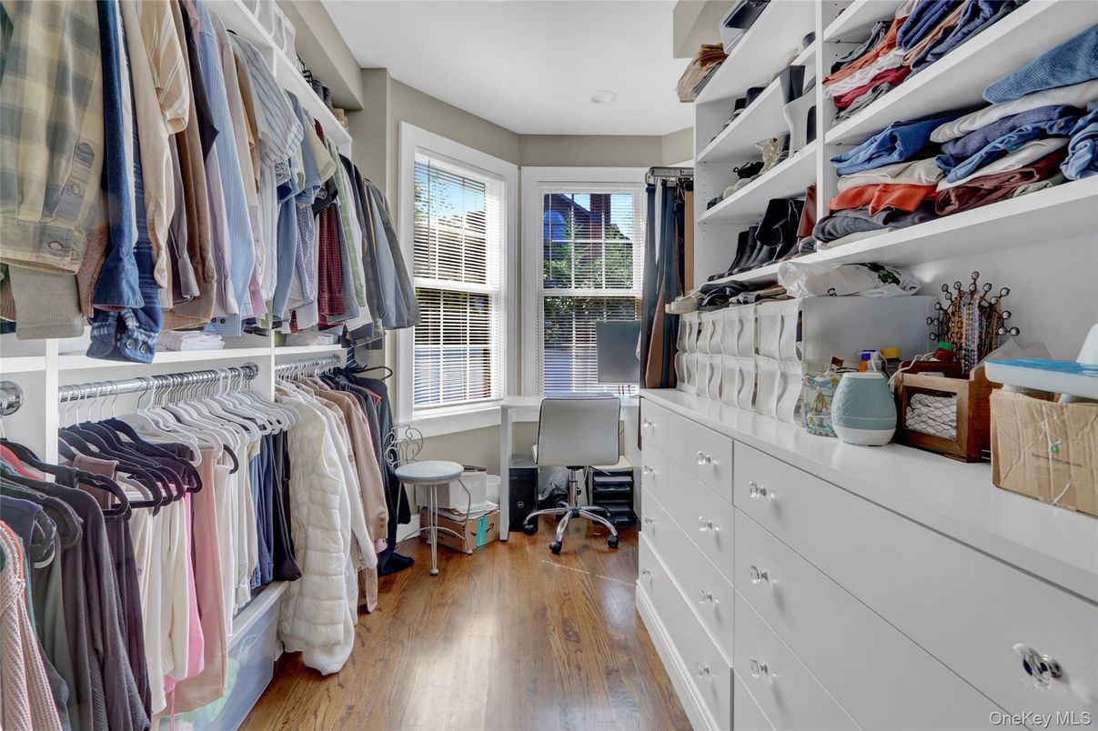 Interior, Walk-in Closets, Wood Texture Flooring