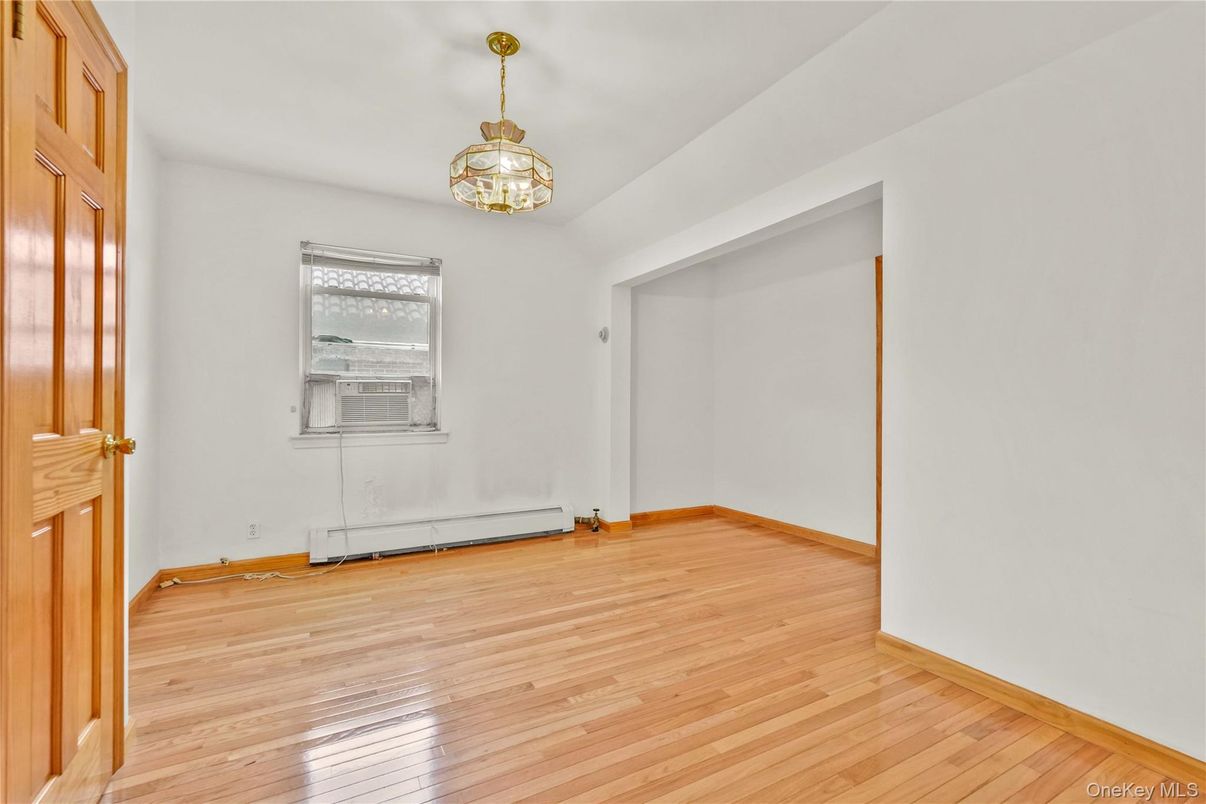 Empty room, Interior, Pendant Lights, Wood Texture Flooring