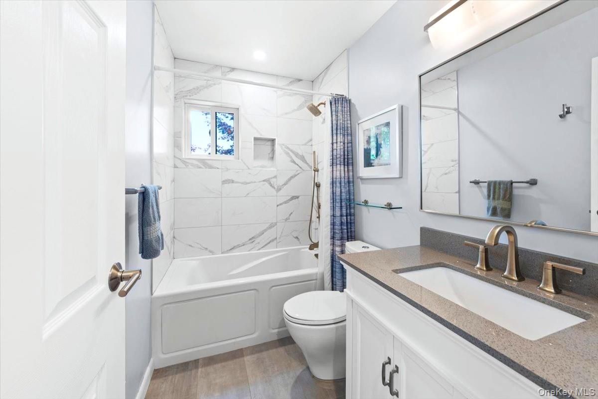 Bathroom, Interior, Marble Walls, Recessed Lighting, Wood Texture Flooring