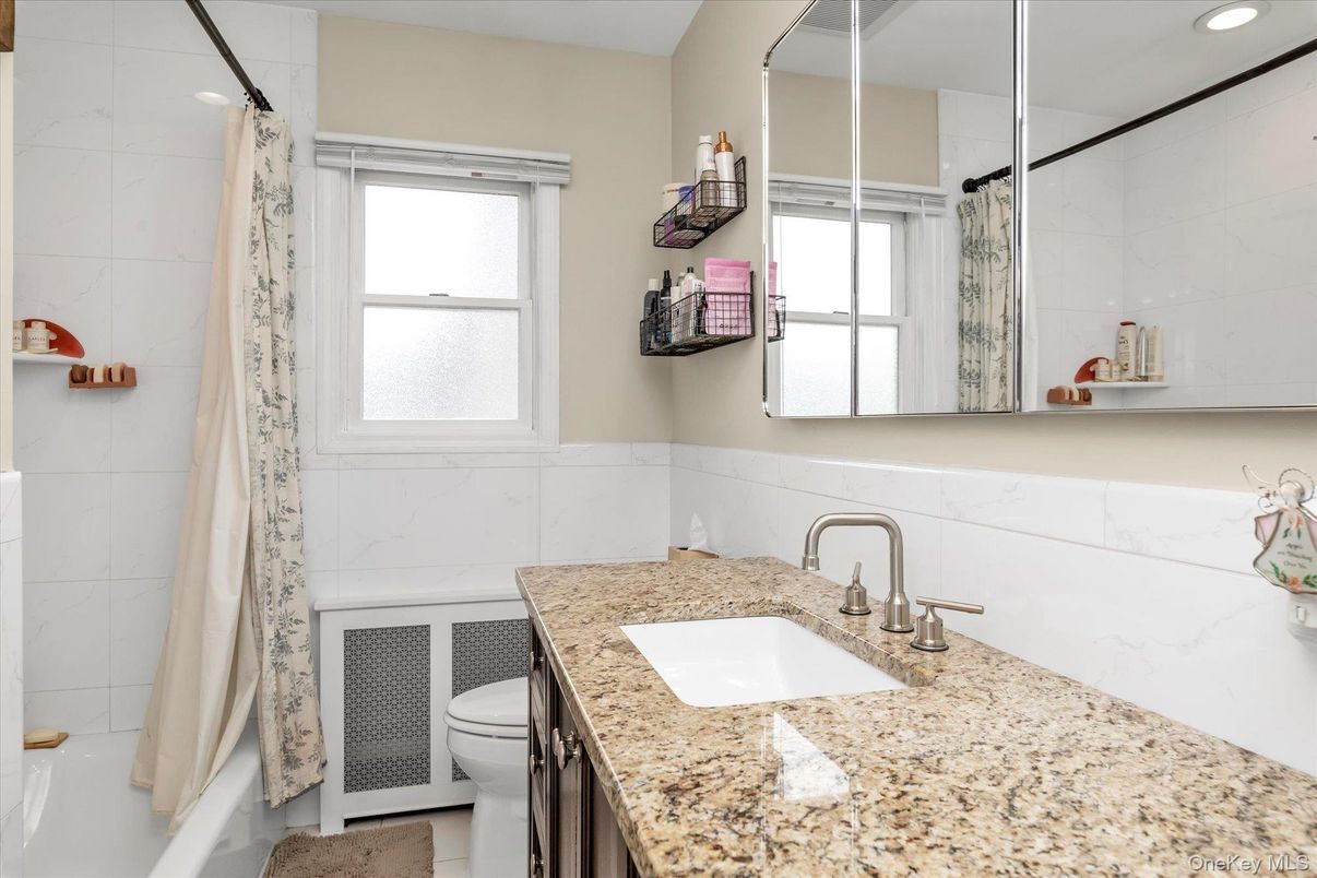Bathroom, Interior, Marble Walls, Recessed Lighting