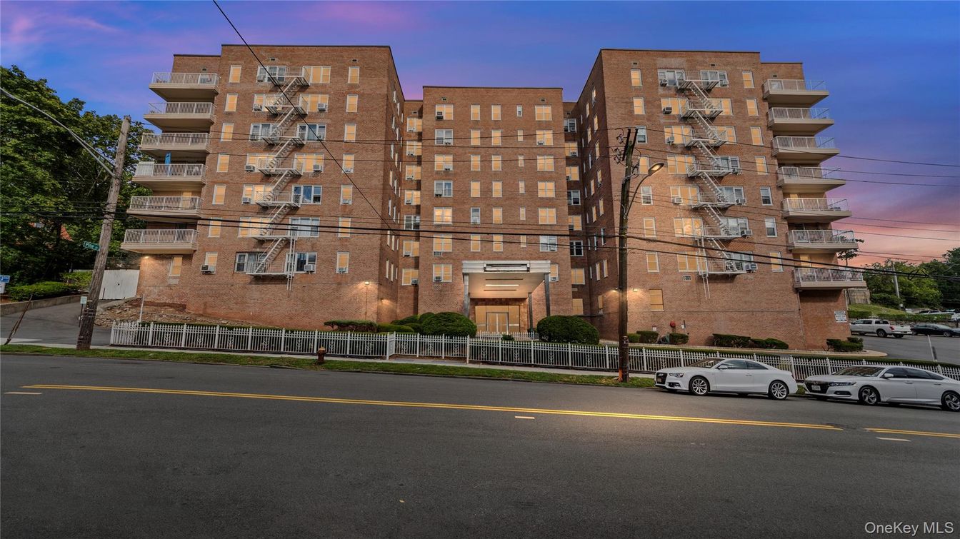 Exterior, Facade, Condo Building