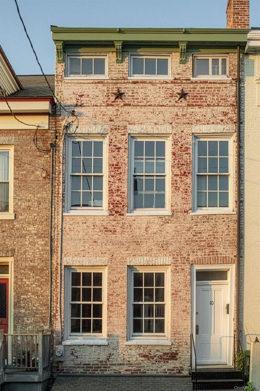 Exterior, Facade, Brick Facade, Rowhouse