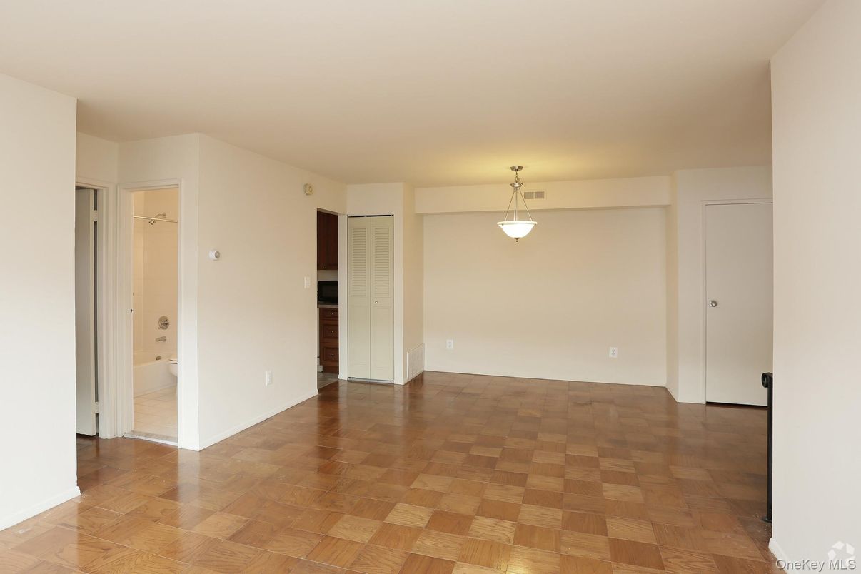 Empty room, Interior, Pendant Lights, Wood Texture Flooring