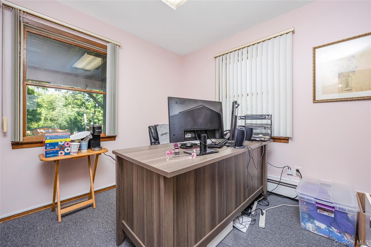 Home Office, Interior