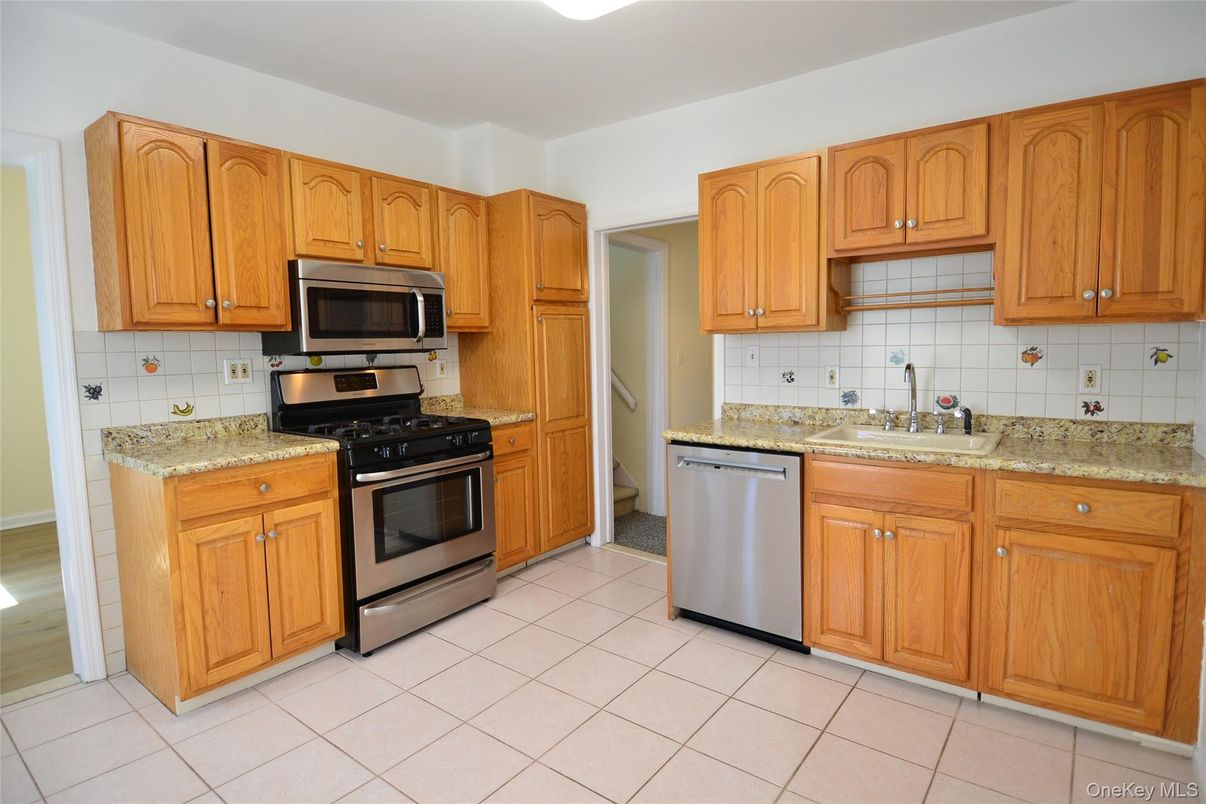 Interior, Kitchen, Stainless Steel Appliances