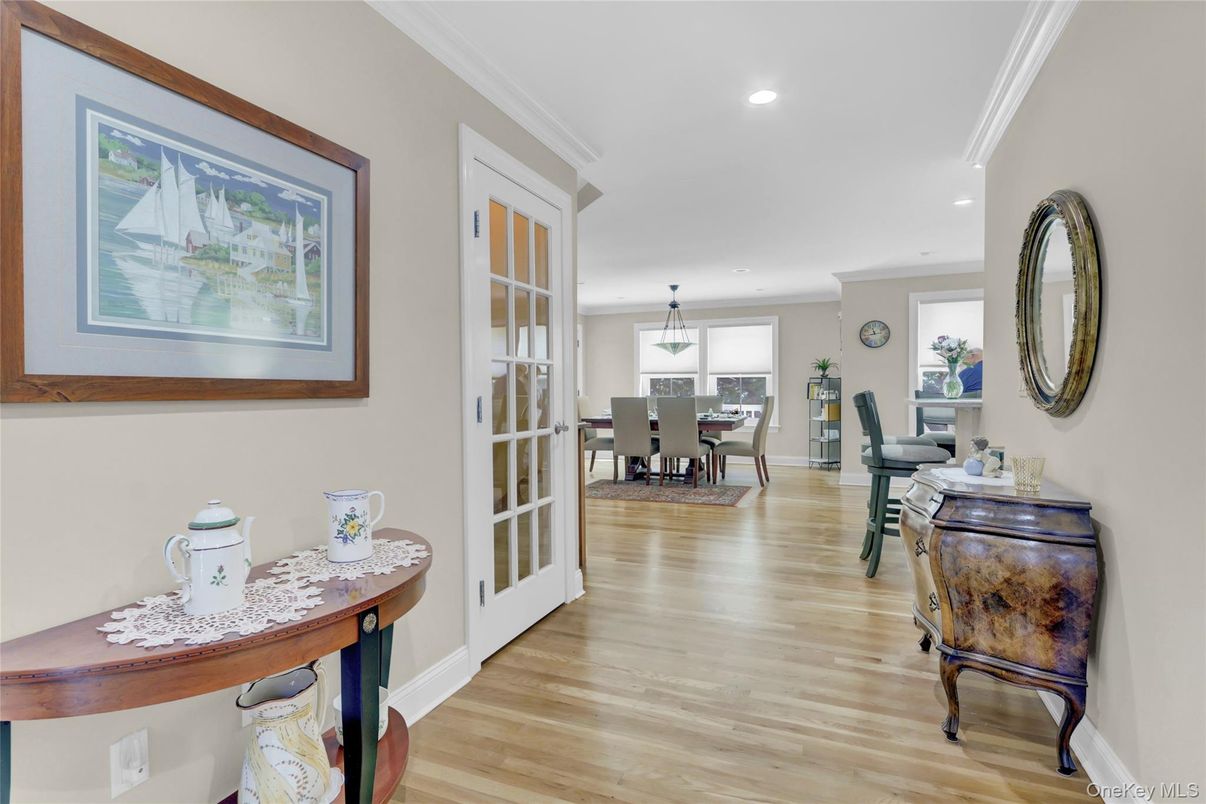 Dining room, Interior, Pendant Lights, Recessed Lighting, Wood Texture Flooring