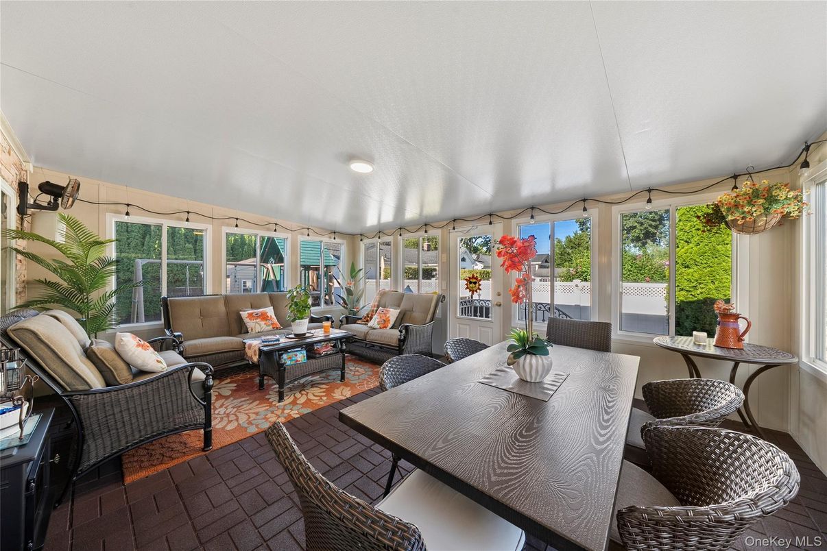 Dining room, Interior, Living room, Sun Room
