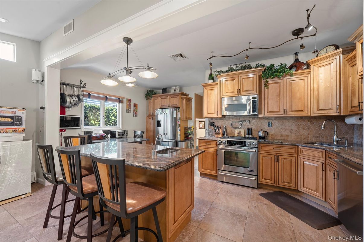 Interior, Kitchen, Pendant Lights, Stainless Steel Appliances