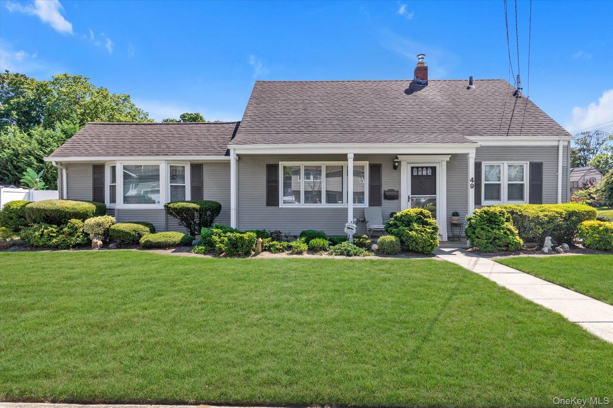 Exterior, Facade, Cape Cod