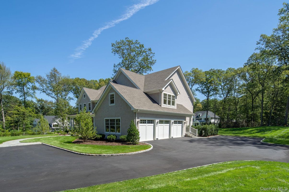Attached, Exterior, Facade, Farmhouse