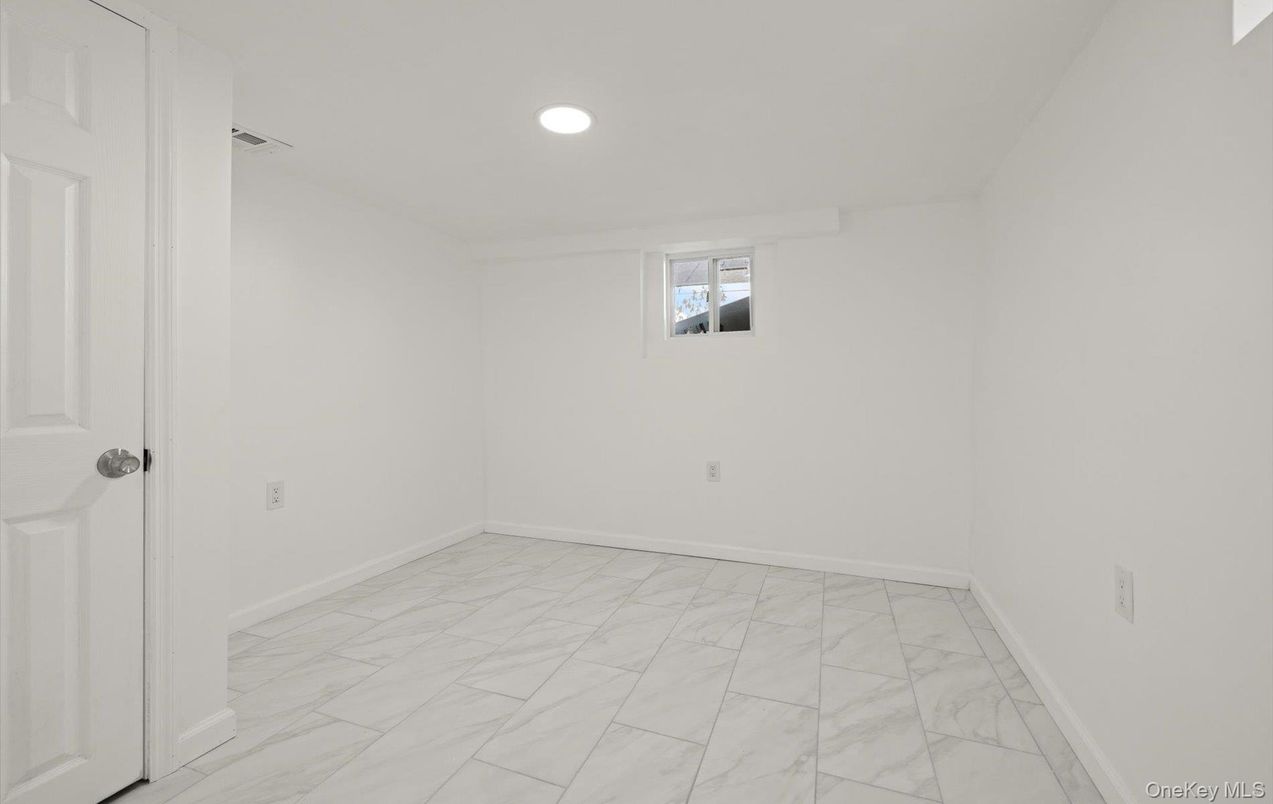 Empty room, Interior, Marble, Recessed Lighting