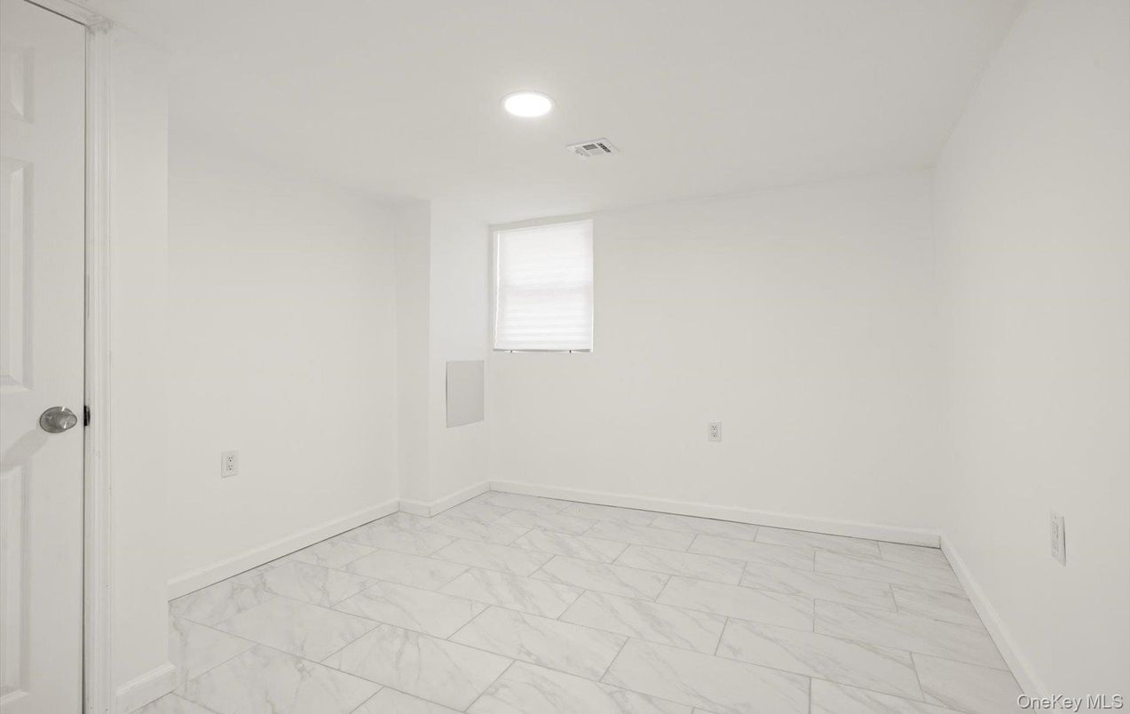 Empty room, Interior, Marble, Recessed Lighting