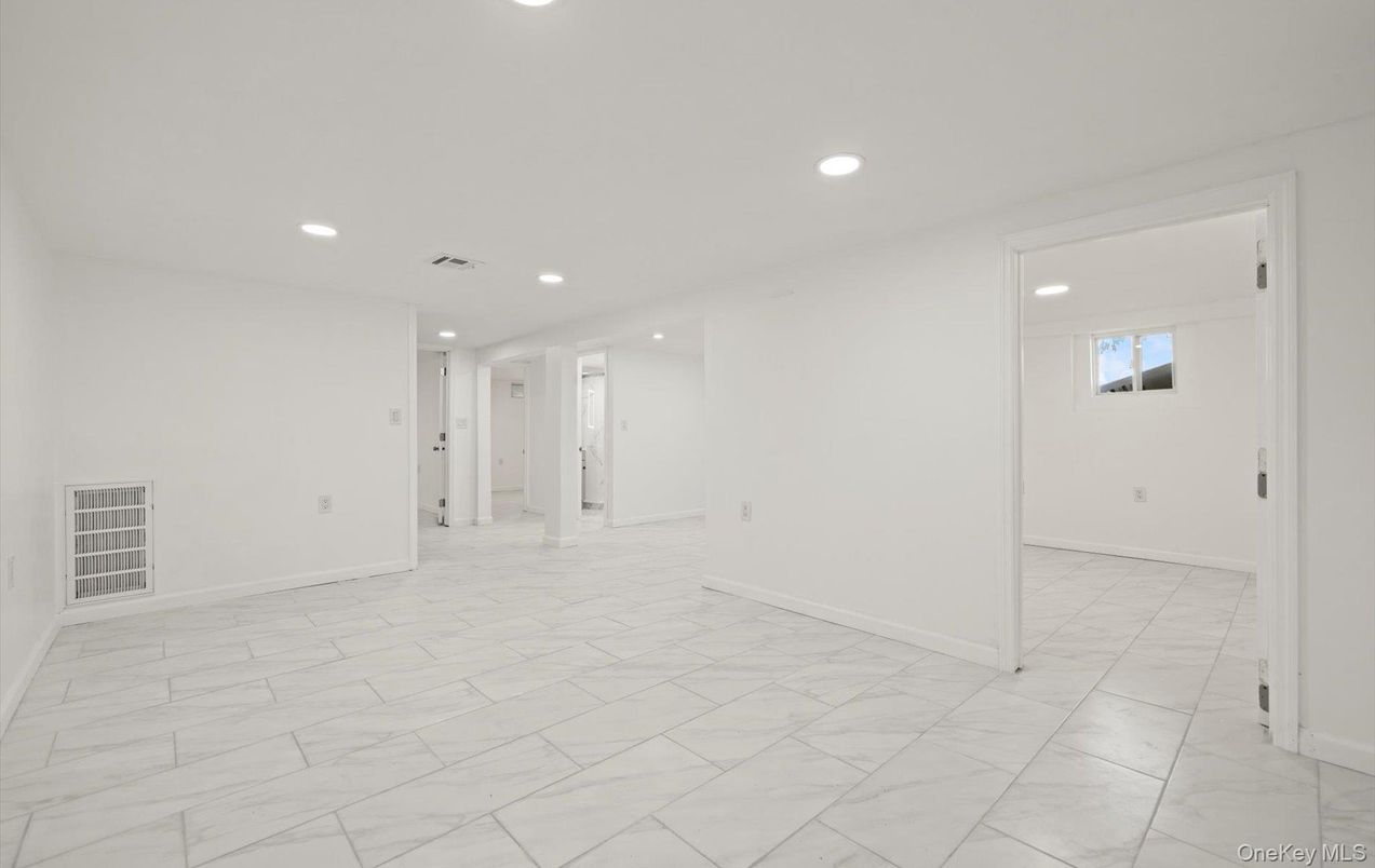 Empty room, Interior, Marble, Recessed Lighting