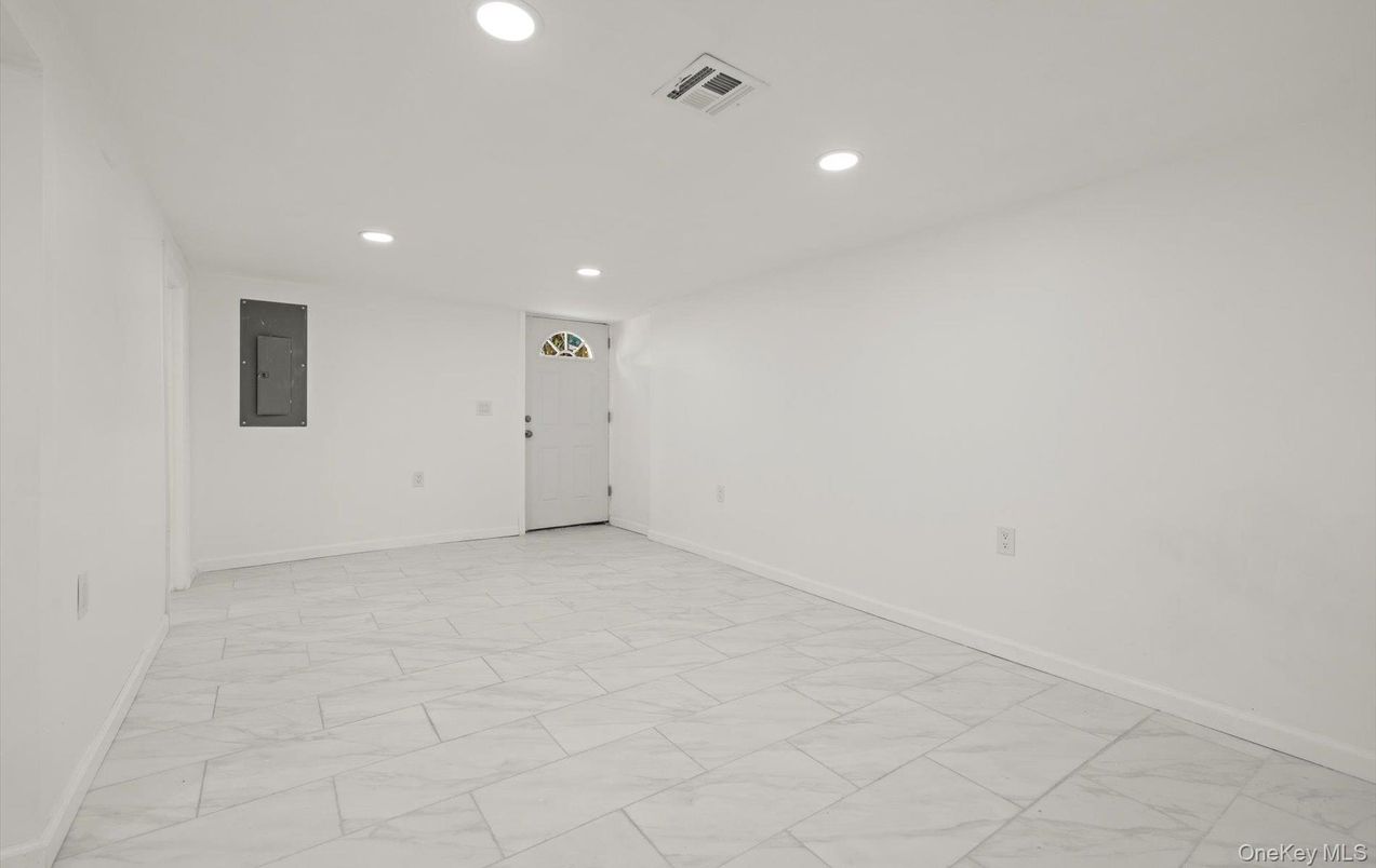 Empty room, Interior, Marble, Recessed Lighting