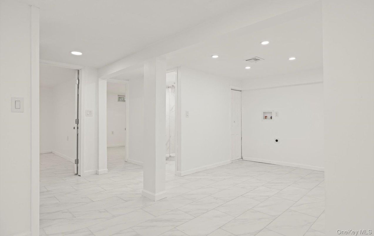 Empty room, Interior, Marble, Recessed Lighting