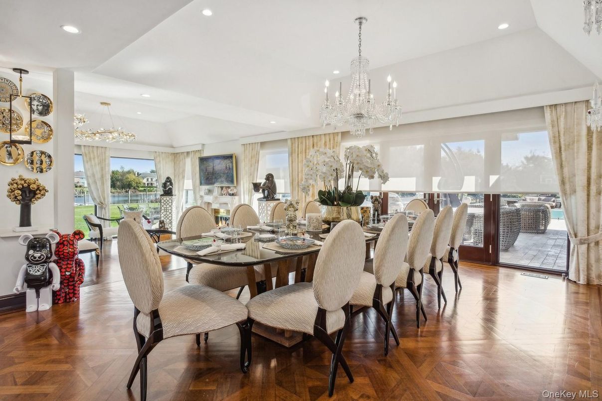 Chandelier, Dining room, Interior, Recessed Lighting, Wood Texture Flooring