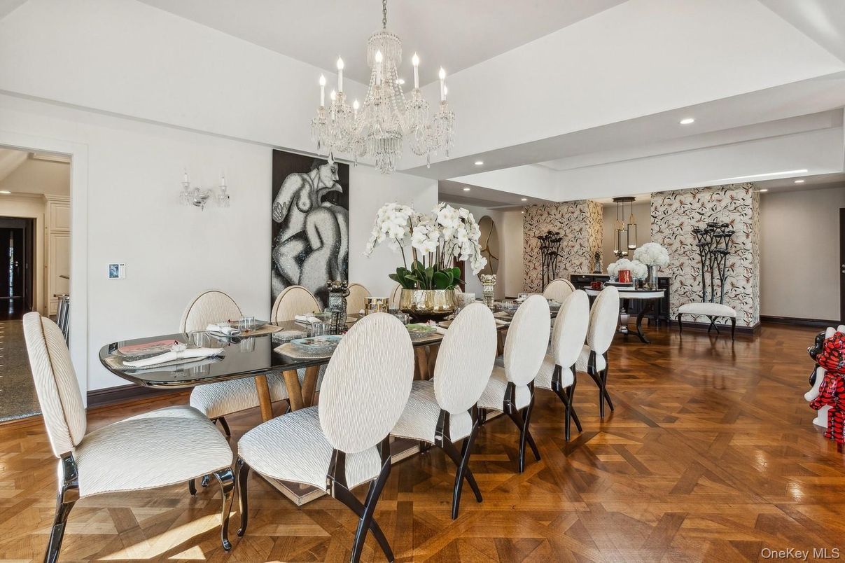 Chandelier, Dining room, Interior, Recessed Lighting, Wood Texture Flooring