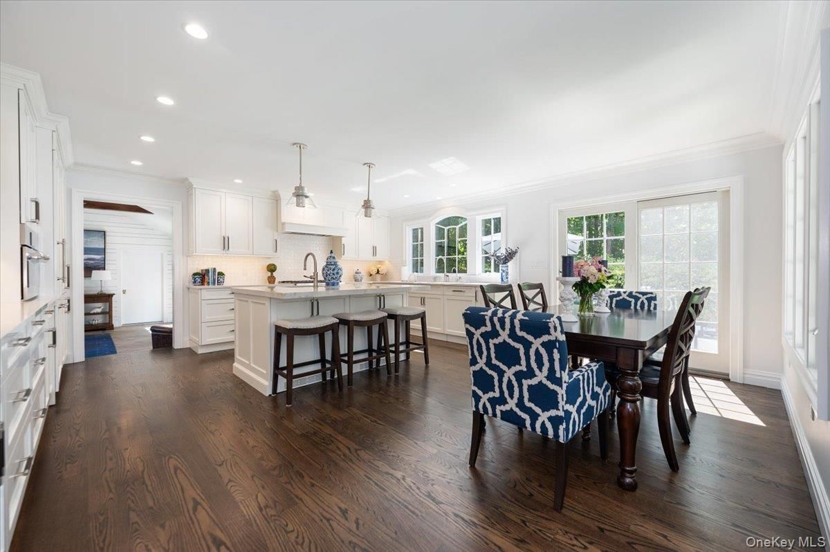 Dining room, Interior, Kitchen, Pendant Lights, Recessed Lighting, Wood Texture Flooring
