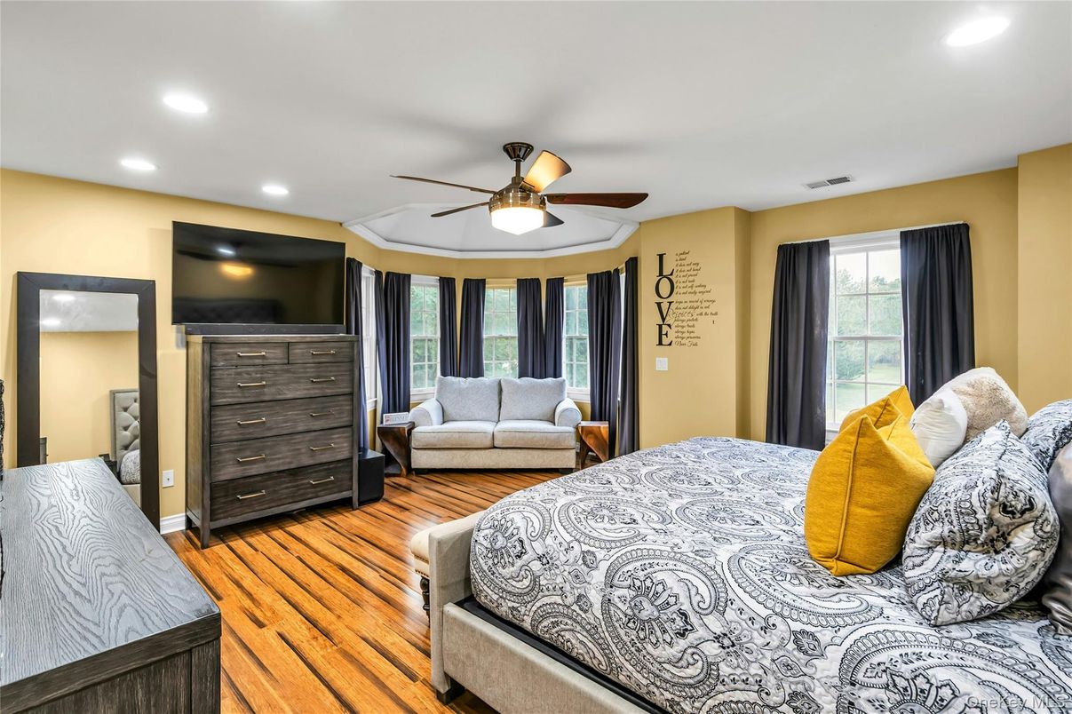 Bedroom, Interior, Recessed Lighting, Wood Texture Flooring