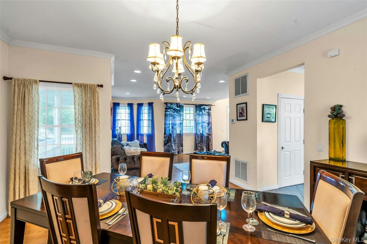 Chandelier, Dining room, Interior, Living room, Recessed Lighting, Wood Texture Flooring
