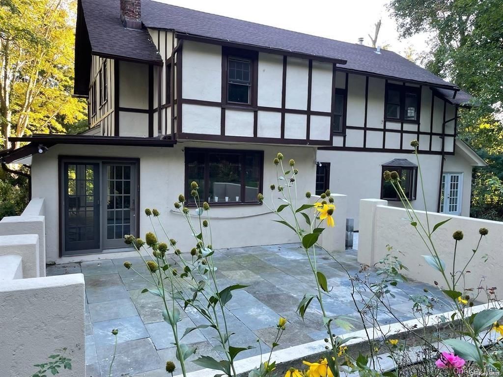 Exterior, Facade, Tudor Revival