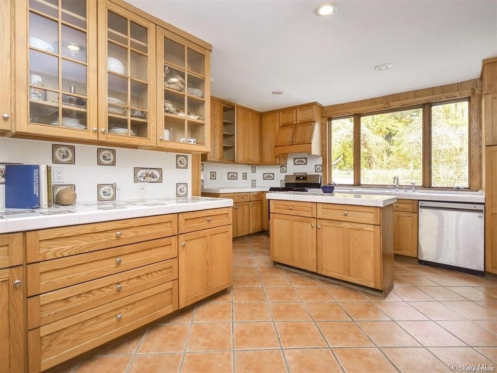 Interior, Kitchen, Recessed Lighting, Tile Countertops