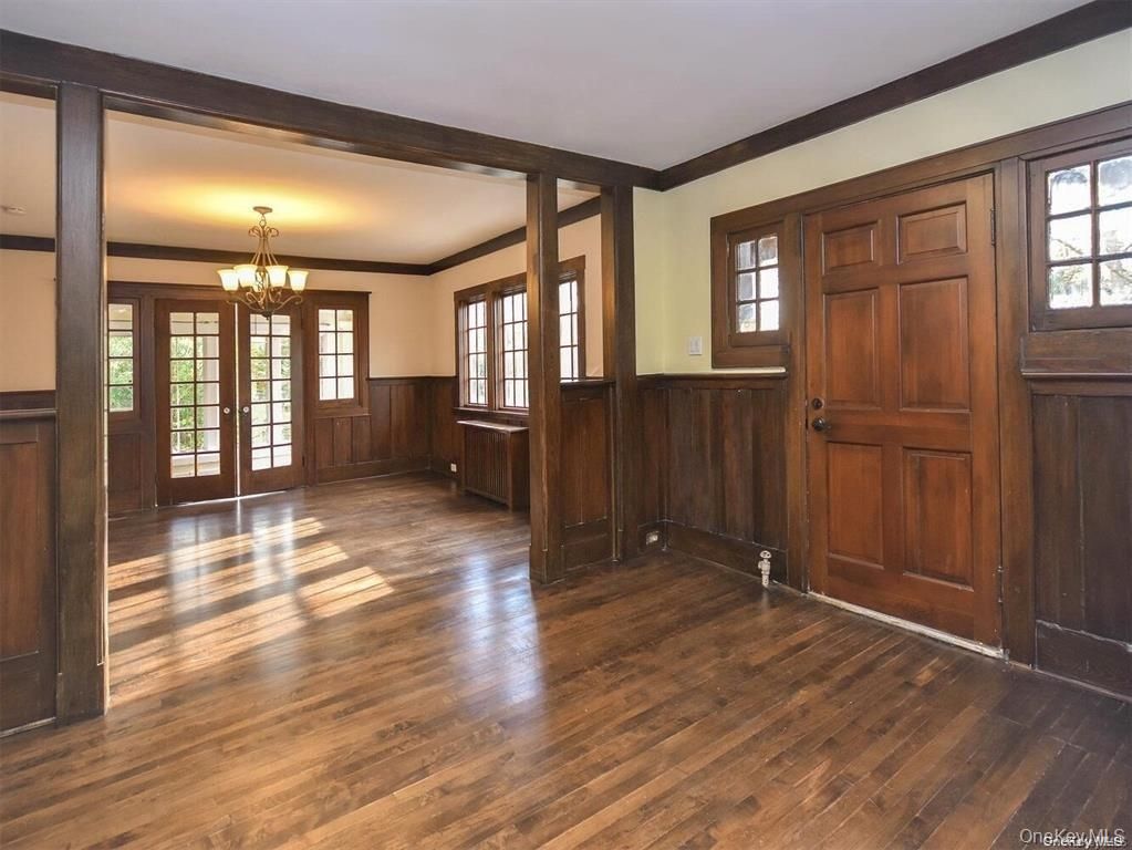 Chandelier, Empty room, Interior, Wood Texture Flooring