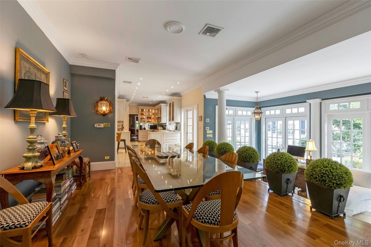 Dining room, Interior, Kitchen, Pendant Lights, Recessed Lighting, Wood Texture Flooring