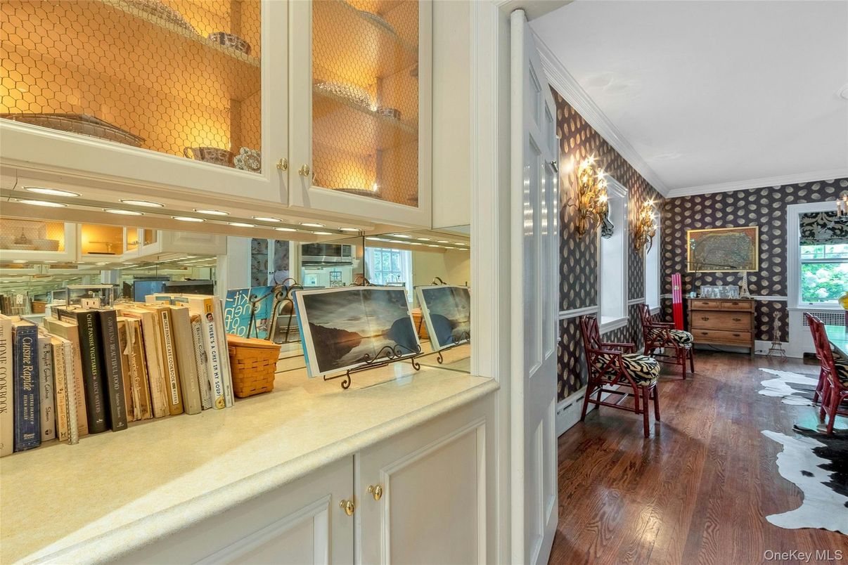 Chandelier, Interior, Wood Texture Flooring